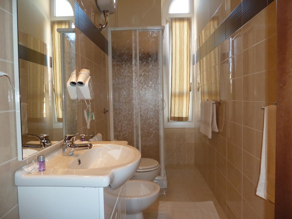 Chiaro Di Luna Viale Italia Sassari Room photo